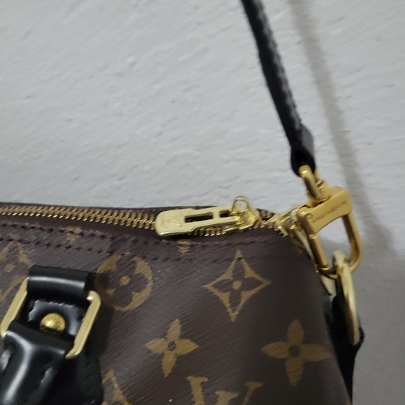 LOUIS VUITTON My LV World Tour Speedy Bandouliere with Black Trim - Picture 7 of 14